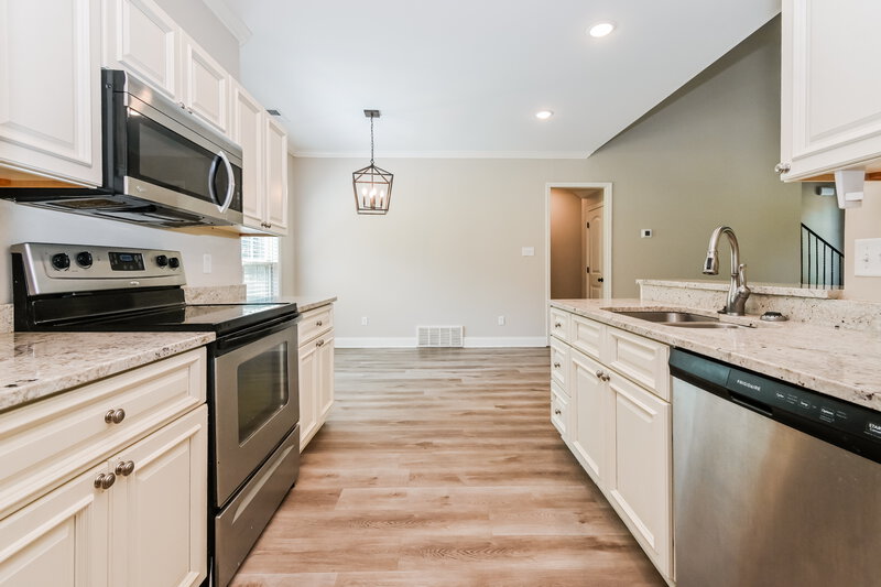 3,730/Mo, 4656 Alexander Rd Olive Branch, MS 38654 Kitchen View 3