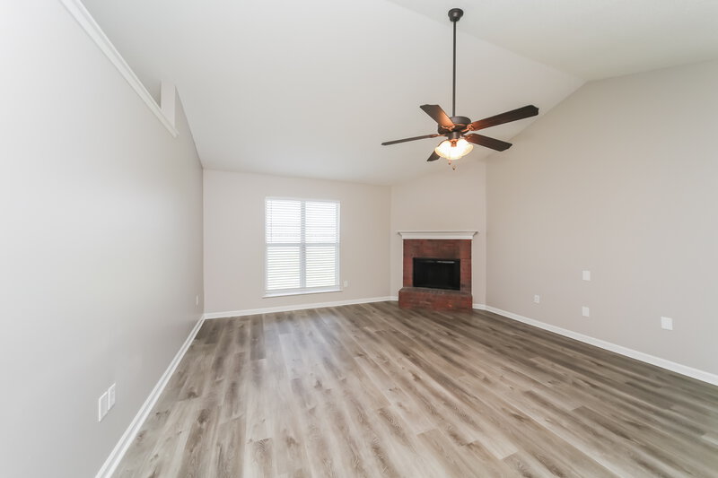 1,560/Mo, 6476 Farley Dr E Olive Branch, MS 38654 Living Room View