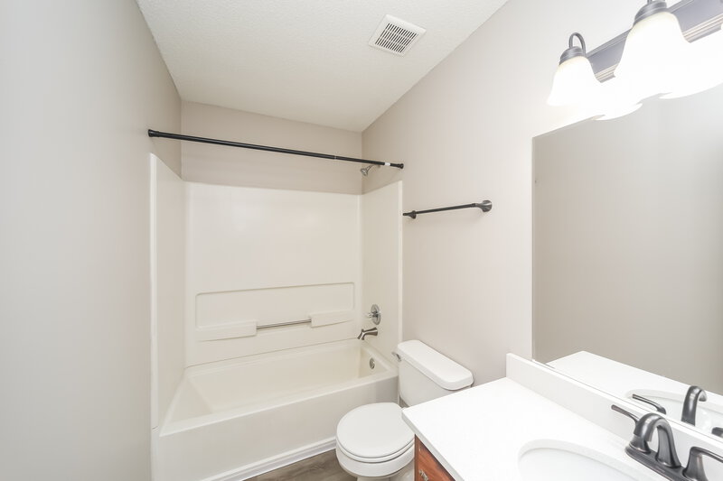 1,560/Mo, 6476 Farley Dr E Olive Branch, MS 38654 Bathroom View