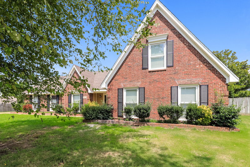 2,545/Mo, 1582 Wind River Cir E Cordova, TN 38016 Front View