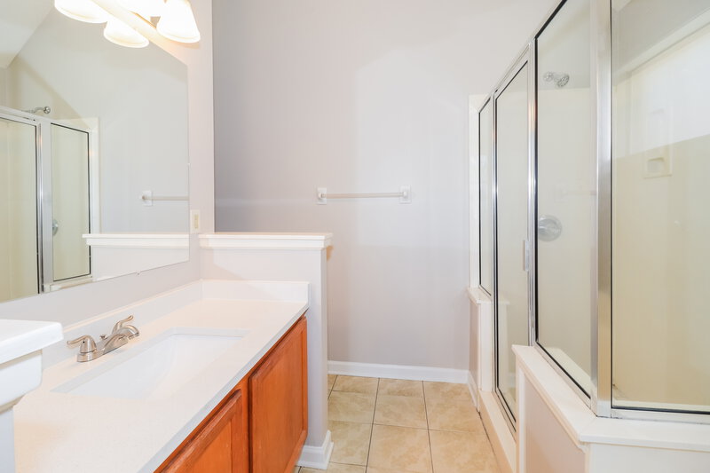 1,775/Mo, 7203 Amberly Way Dr Cordova, TN 38018 Main Bathroom View