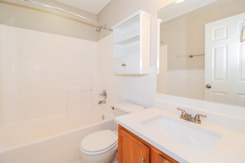 1,775/Mo, 7203 Amberly Way Dr Cordova, TN 38018 Bathroom View
