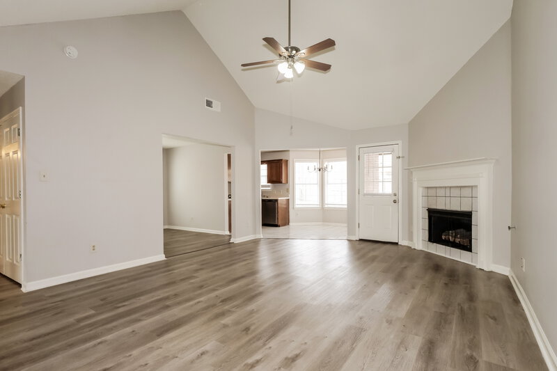 1,740/Mo, 6888 Skylar Mill Ave Cordova, TN 38018 Living Room View 2