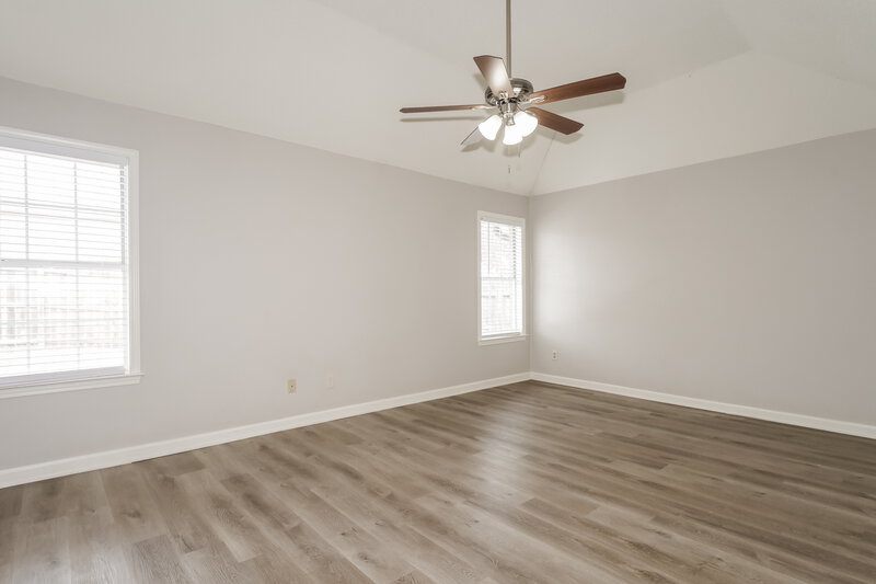 1,740/Mo, 6888 Skylar Mill Ave Cordova, TN 38018 Main Bedroom View