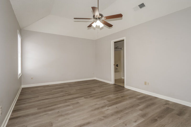 1,740/Mo, 6888 Skylar Mill Ave Cordova, TN 38018 Main Bedroom View 2