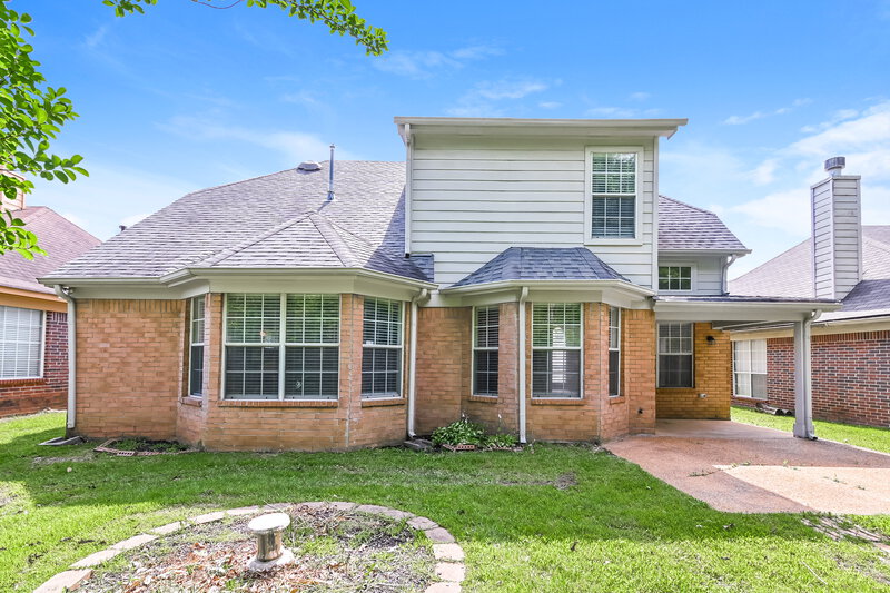 2,220/Mo, 8084 Conridge Dr Memphis, TN 38125 Rear View