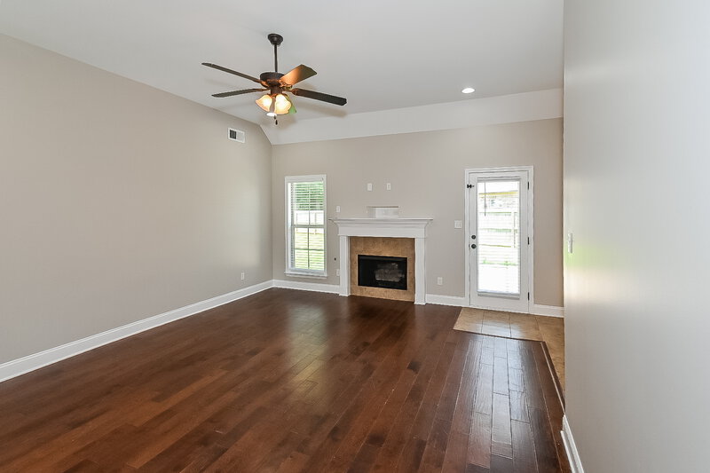 2,030/Mo, 7263 Willow Point Dr Horn Lake, MS 38637 Living Room View