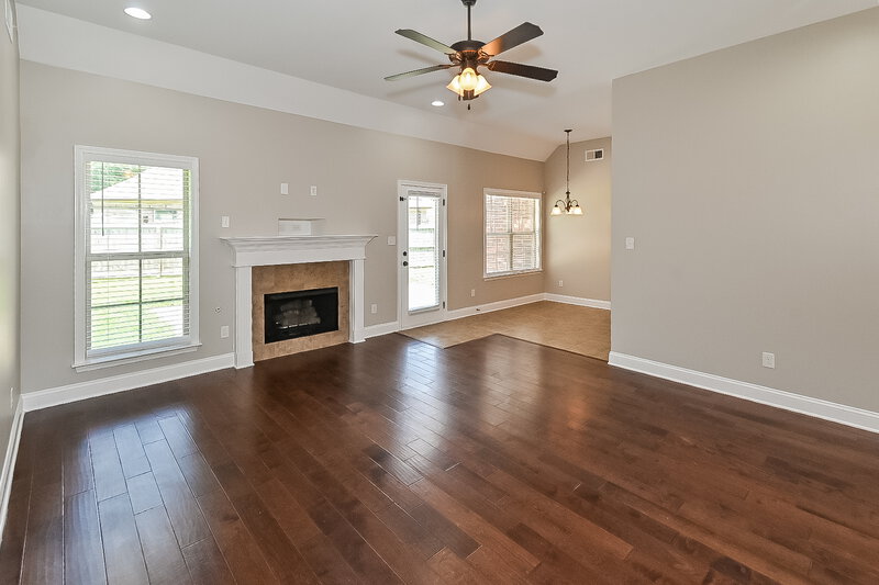 2,030/Mo, 7263 Willow Point Dr Horn Lake, MS 38637 Living Room View 2