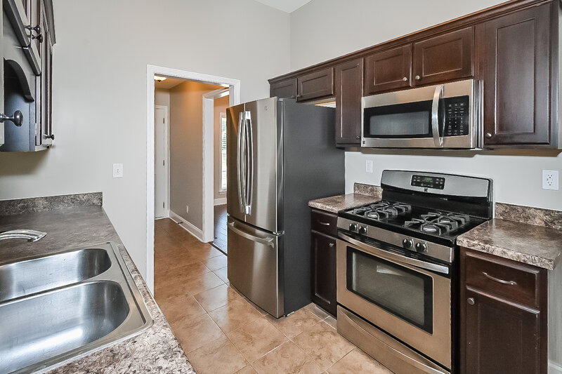 2,030/Mo, 7263 Willow Point Dr Horn Lake, MS 38637 Kitchen View