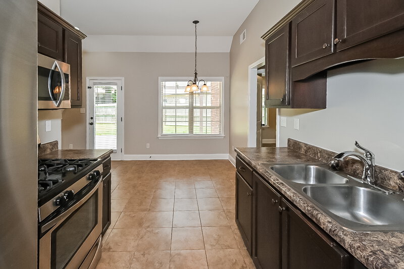 2,030/Mo, 7263 Willow Point Dr Horn Lake, MS 38637 Kitchen View 2
