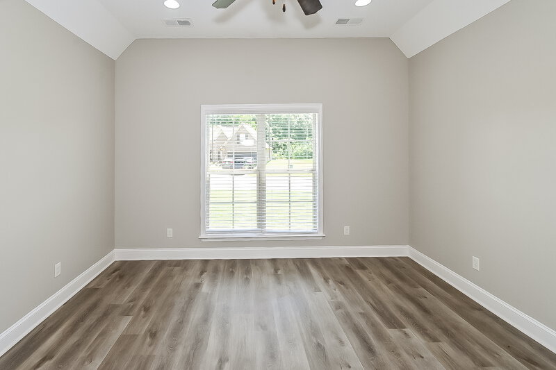 2,030/Mo, 7263 Willow Point Dr Horn Lake, MS 38637 Main Bedroom View 2