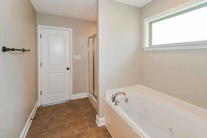 2,030/Mo, 7263 Willow Point Dr Horn Lake, MS 38637 Main Bathroom View