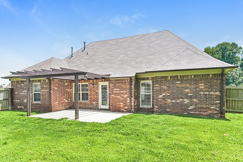 2,030/Mo, 7263 Willow Point Dr Horn Lake, MS 38637 Rear View