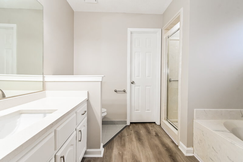 2,165/Mo, 3580 Brandon Ln Bartlett, TN 38133 Main Bathroom View