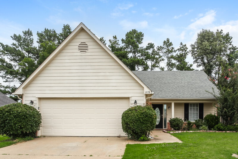 1,680/Mo, 1928 Thomas St Horn Lake, MS 38637 External View
