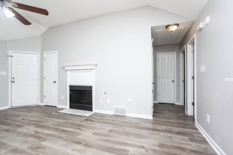 1,680/Mo, 1928 Thomas St Horn Lake, MS 38637 Living Room View