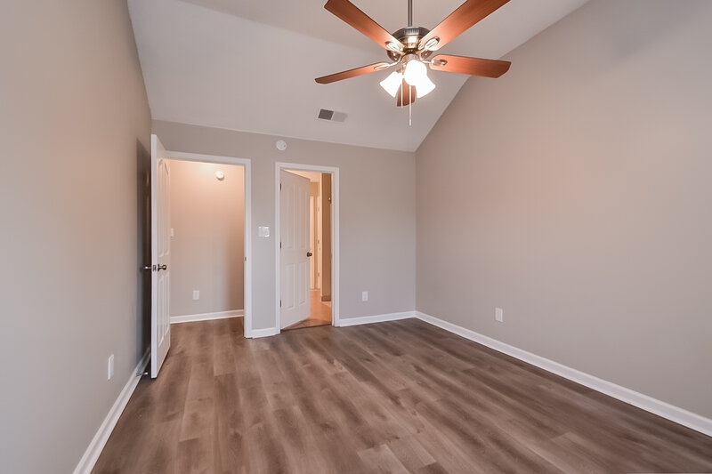 1,860/Mo, 1928 Thomas St Horn Lake, MS 38637 Main Bedroom View 2