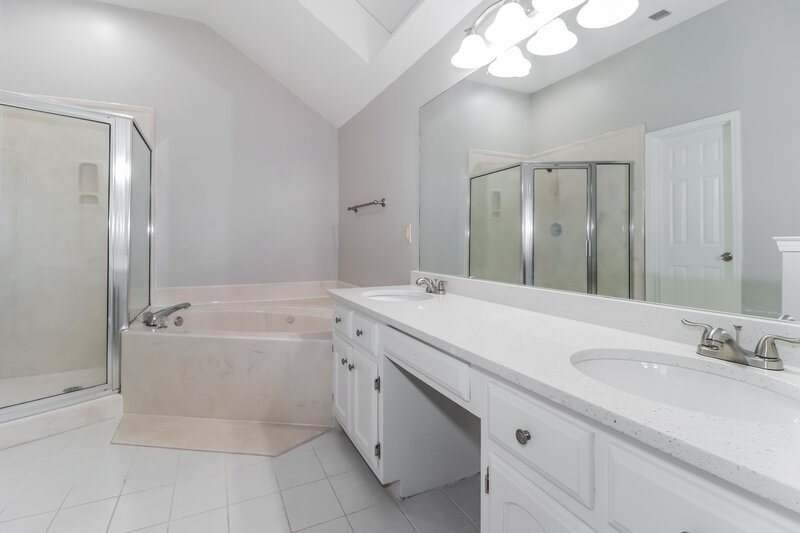 3,520/Mo, 3449 Annarose Dr Bartlett, TN 38133 Main Bathroom View