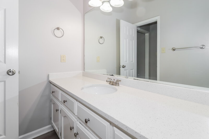 3,520/Mo, 3449 Annarose Dr Bartlett, TN 38133 Bathroom View