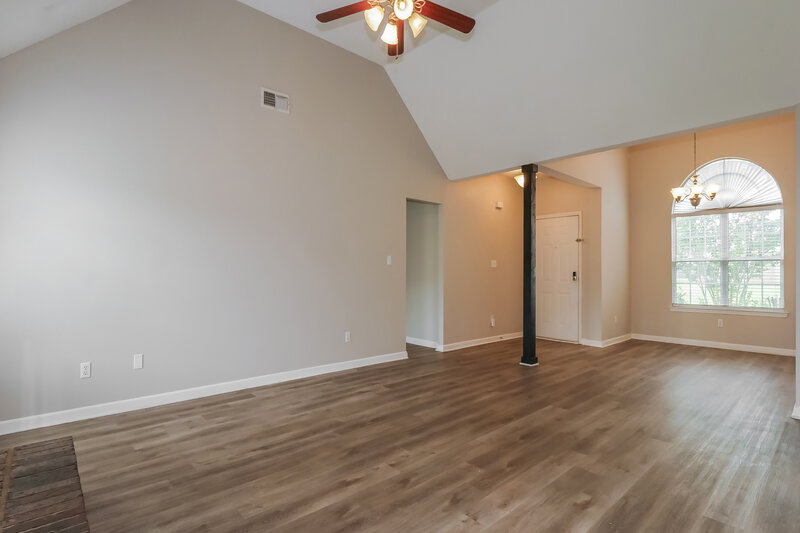 0/Mo, 80 Tate Dr Oakland, TN 38060 Living Room View 2