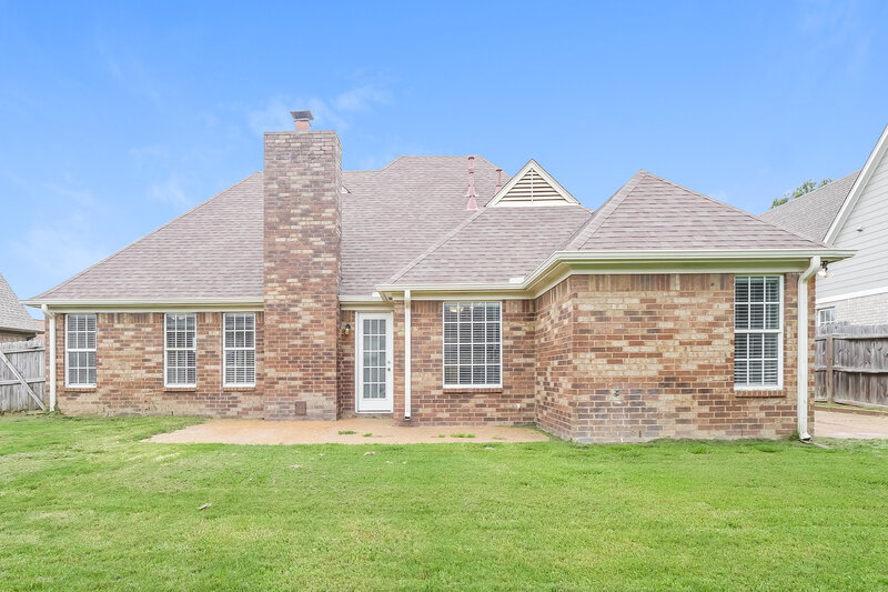0/Mo, 80 Tate Dr Oakland, TN 38060 Rear View