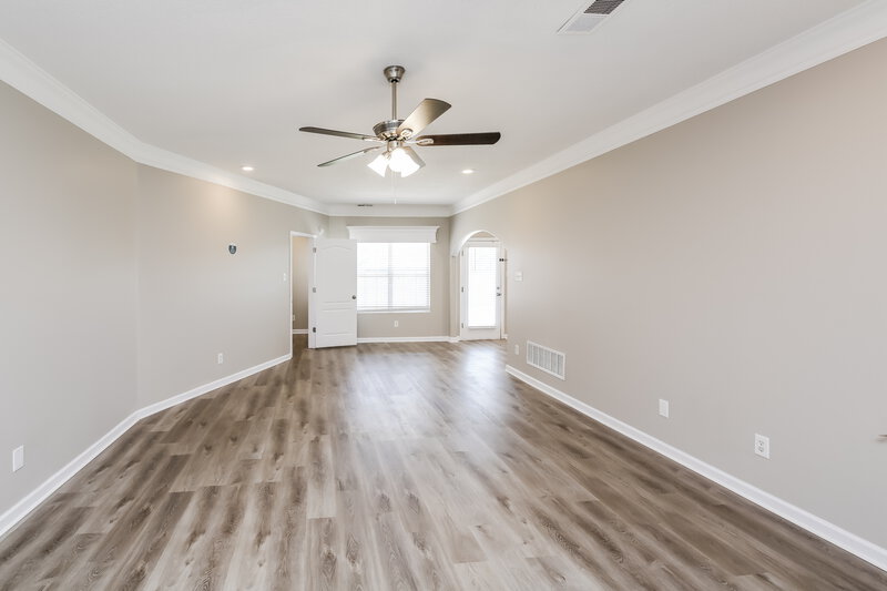 3,290/Mo, 1453 Arcastle Loop S Southaven, MS 38671 Living Room View 2