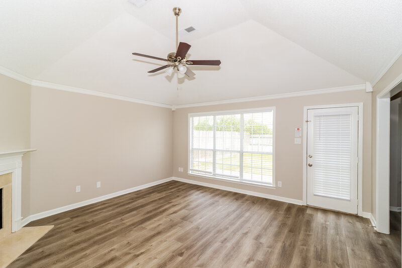 1,880/Mo, 436 Bruins Trce Cordova, TN 38018 Living Room View