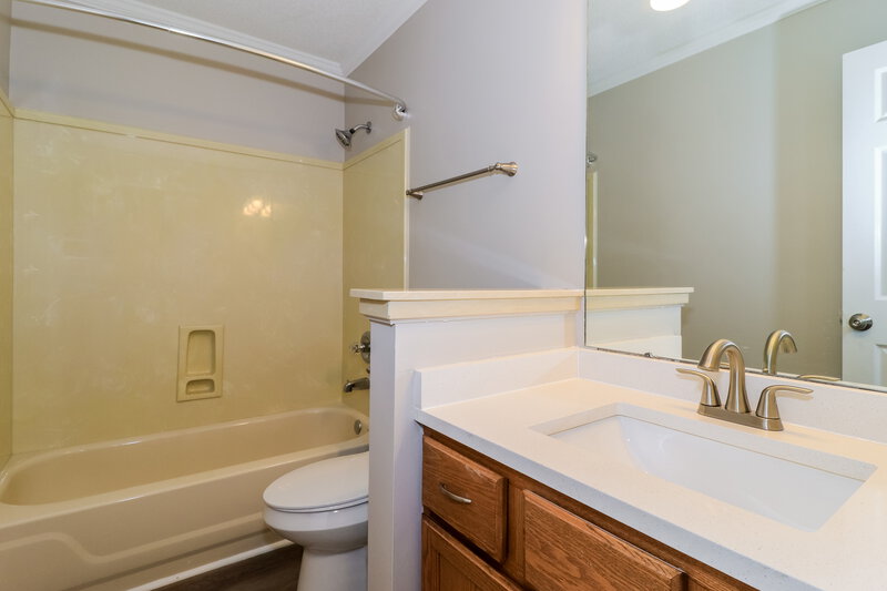 1,880/Mo, 436 Bruins Trce Cordova, TN 38018 Bathroom View