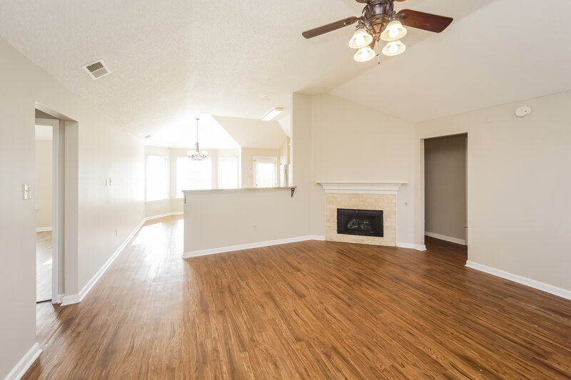 1,935/Mo, 7203 Fox Creek Dr Olive Branch, MS 38654 Living Room View 2
