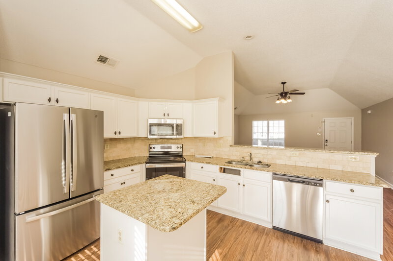 1,935/Mo, 7203 Fox Creek Dr Olive Branch, MS 38654 Kitchen View