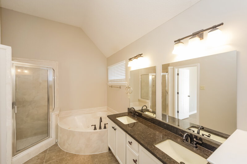 1,935/Mo, 7203 Fox Creek Dr Olive Branch, MS 38654 Main Bathroom View