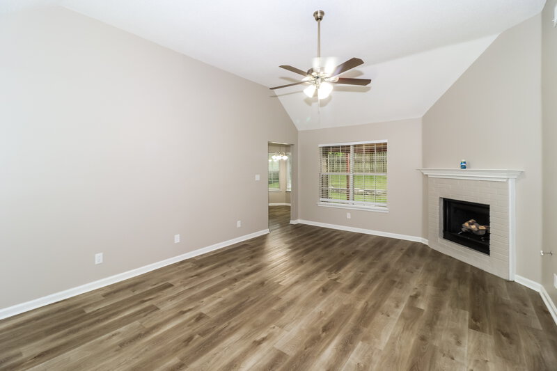2,075/Mo, 1035 Jessica Lauren Dr Cordova, TN 38018 Living Room View 2