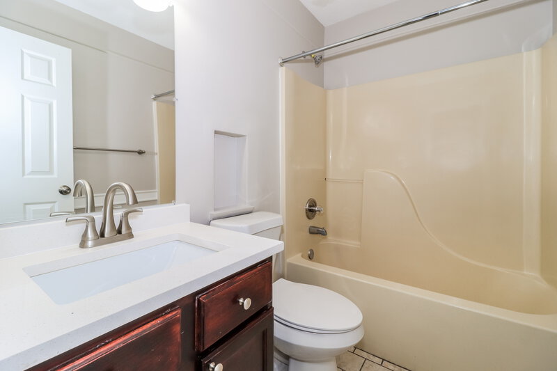 2,075/Mo, 1035 Jessica Lauren Dr Cordova, TN 38018 Bathroom View