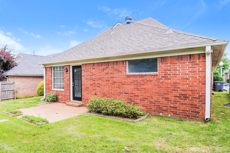 2,650/Mo, 2785 Misty Valley Dr Arlington, TN 38002 Rear View 2