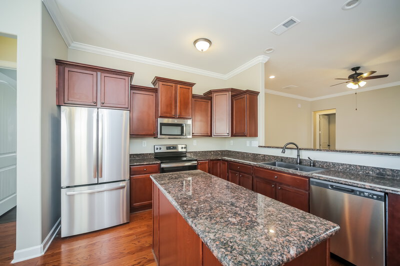 1,775/Mo, 5311 Laurelfield Ln Memphis, TN 38125 Kitchen View