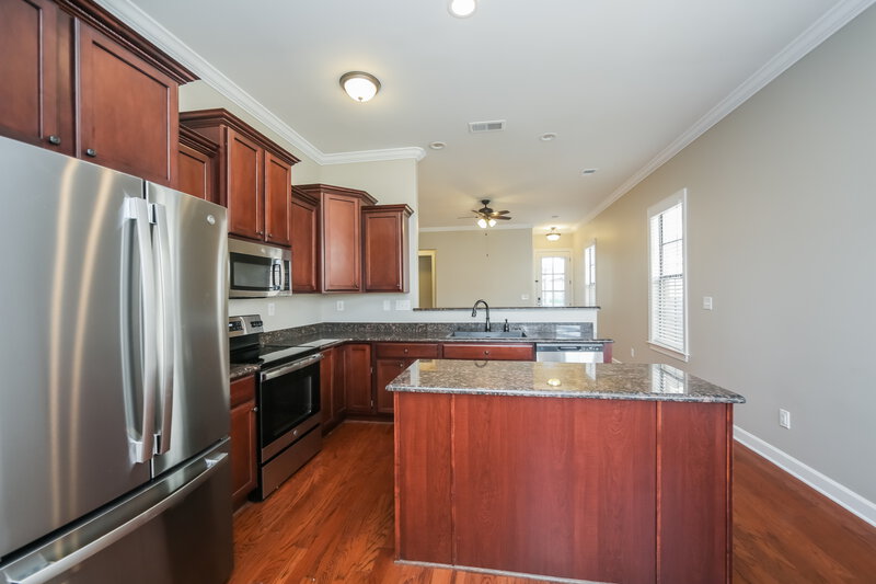 1,775/Mo, 5311 Laurelfield Ln Memphis, TN 38125 Kitchen View 2