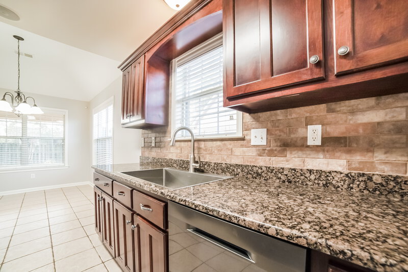 1,965/Mo, 2945 Glennbury Ln Southaven, MS 38672 Kitchen View