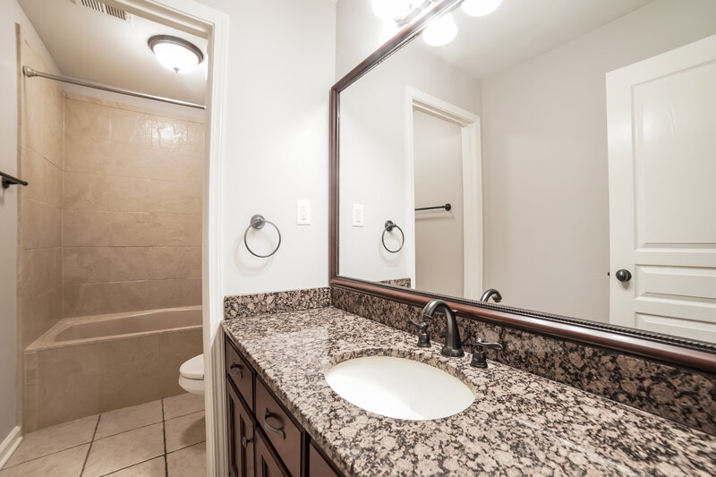 1,965/Mo, 2945 Glennbury Ln Southaven, MS 38672 Bathroom View