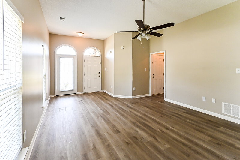 2,560/Mo, 7341 Pecan Meadow Dr W Olive Branch, MS 38654 Living Room View