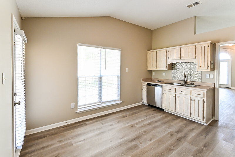 2,560/Mo, 7341 Pecan Meadow Dr W Olive Branch, MS 38654 Kitchen View