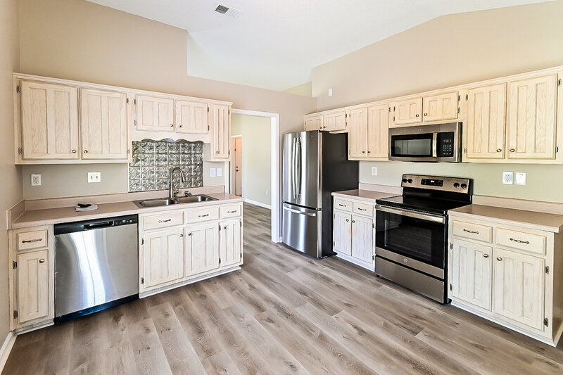 2,560/Mo, 7341 Pecan Meadow Dr W Olive Branch, MS 38654 Kitchen View 2