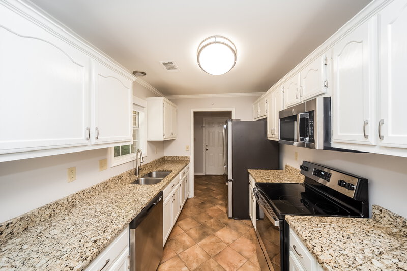 2,050/Mo, 8323 Trinity Rd Cordova, TN 38018 Kitchen View