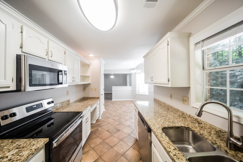 2,050/Mo, 8323 Trinity Rd Cordova, TN 38018 Kitchen View 2