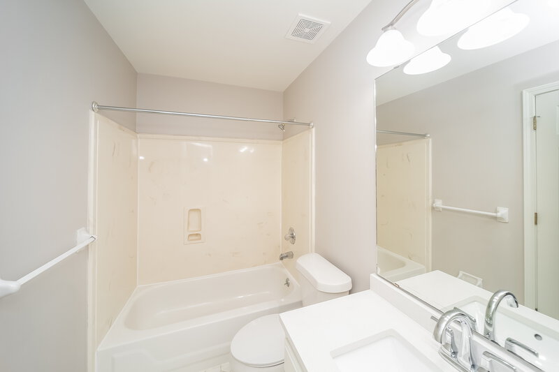 2,050/Mo, 8323 Trinity Rd Cordova, TN 38018 Bathroom View