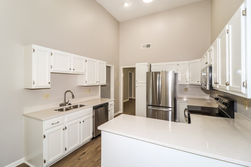 2,240/Mo, 8586 Grandbury Pl Cordova, TN 38016 Kitchen View 2