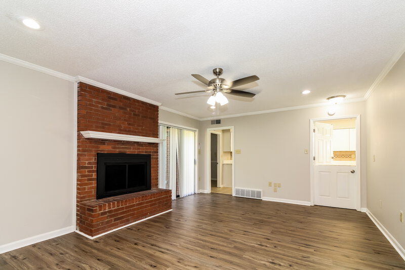 2,050/Mo, 7876 Winchester Hls Memphis, TN 38119 Living Room View 2