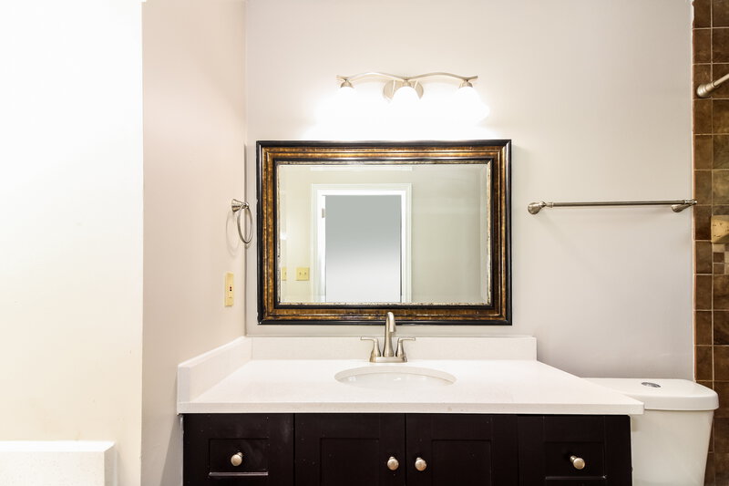 2,050/Mo, 7876 Winchester Hls Memphis, TN 38119 Main Bathroom View