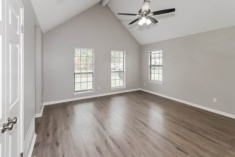 1,735/Mo, 6618 Sleepy Oak Dr Memphis, TN 38141 Living Room View 2