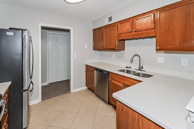 1,735/Mo, 6618 Sleepy Oak Dr Memphis, TN 38141 Kitchen View