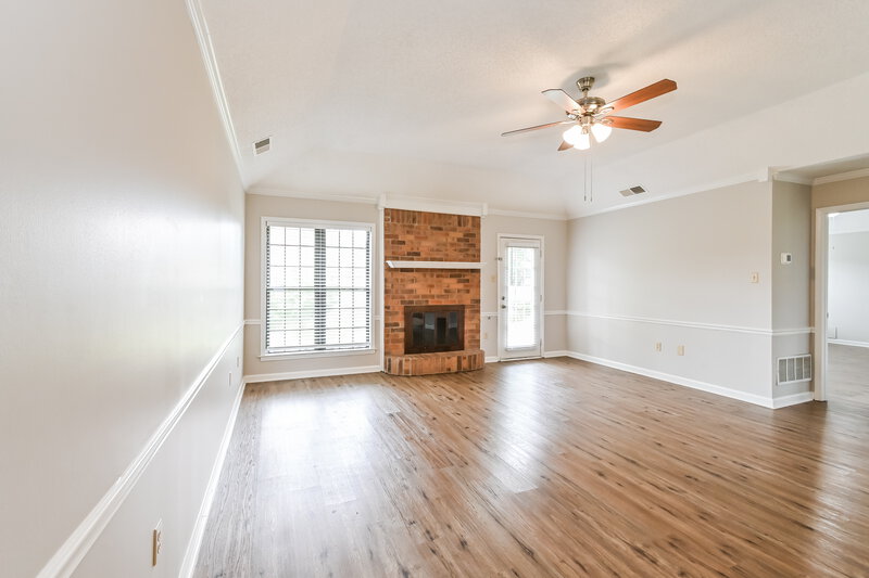 2,000/Mo, 7127 Amber Dr Olive Branch, MS 38654 Living Room View